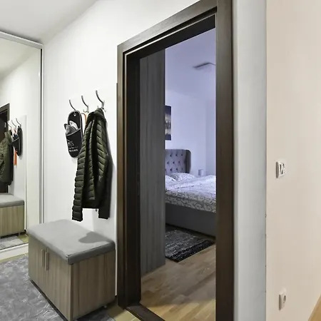 Апартаменты Zova Deluxe *