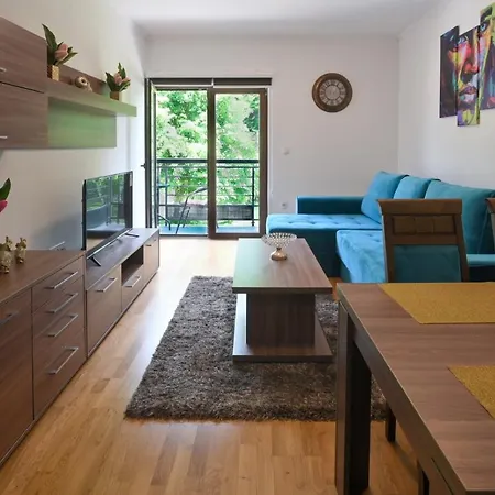 Zova Deluxe Apartment *