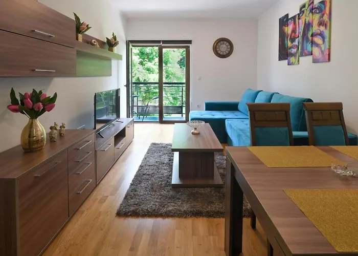 Zova Deluxe Apartament *